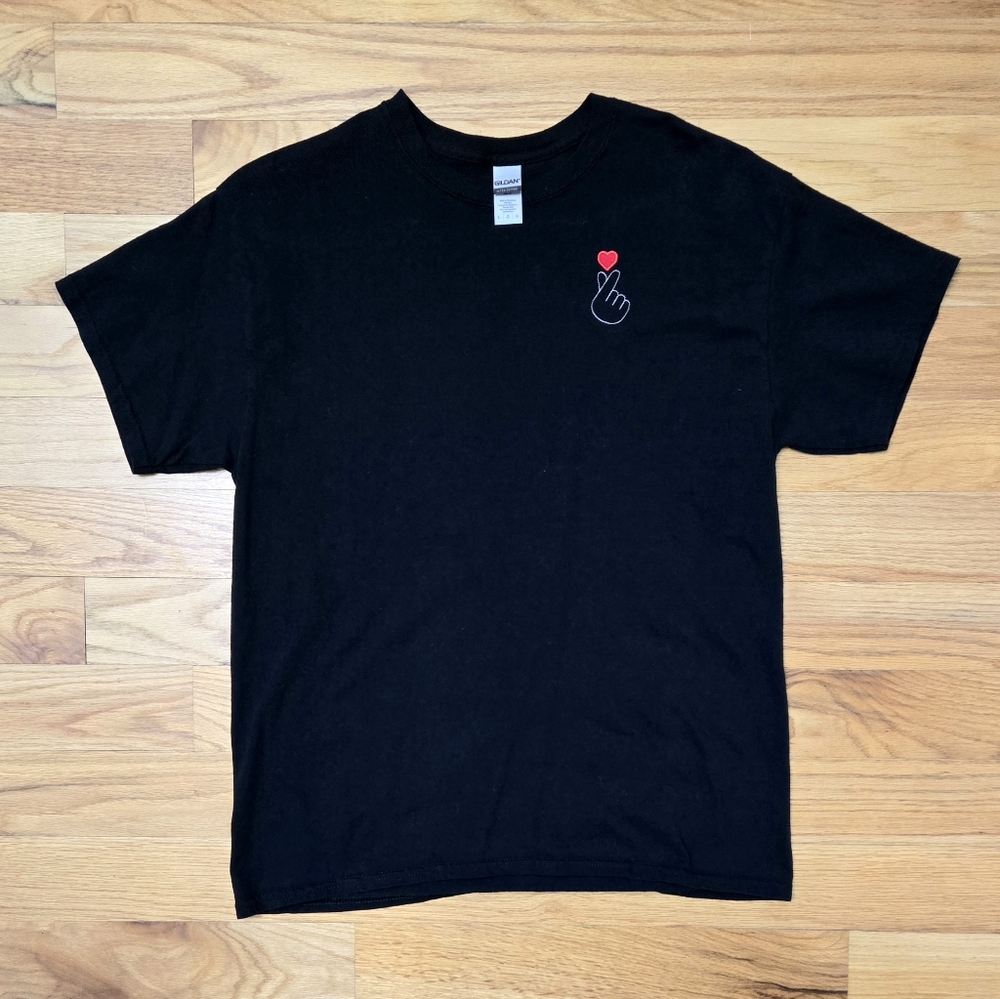 Kpop Finger Heart Tshirt